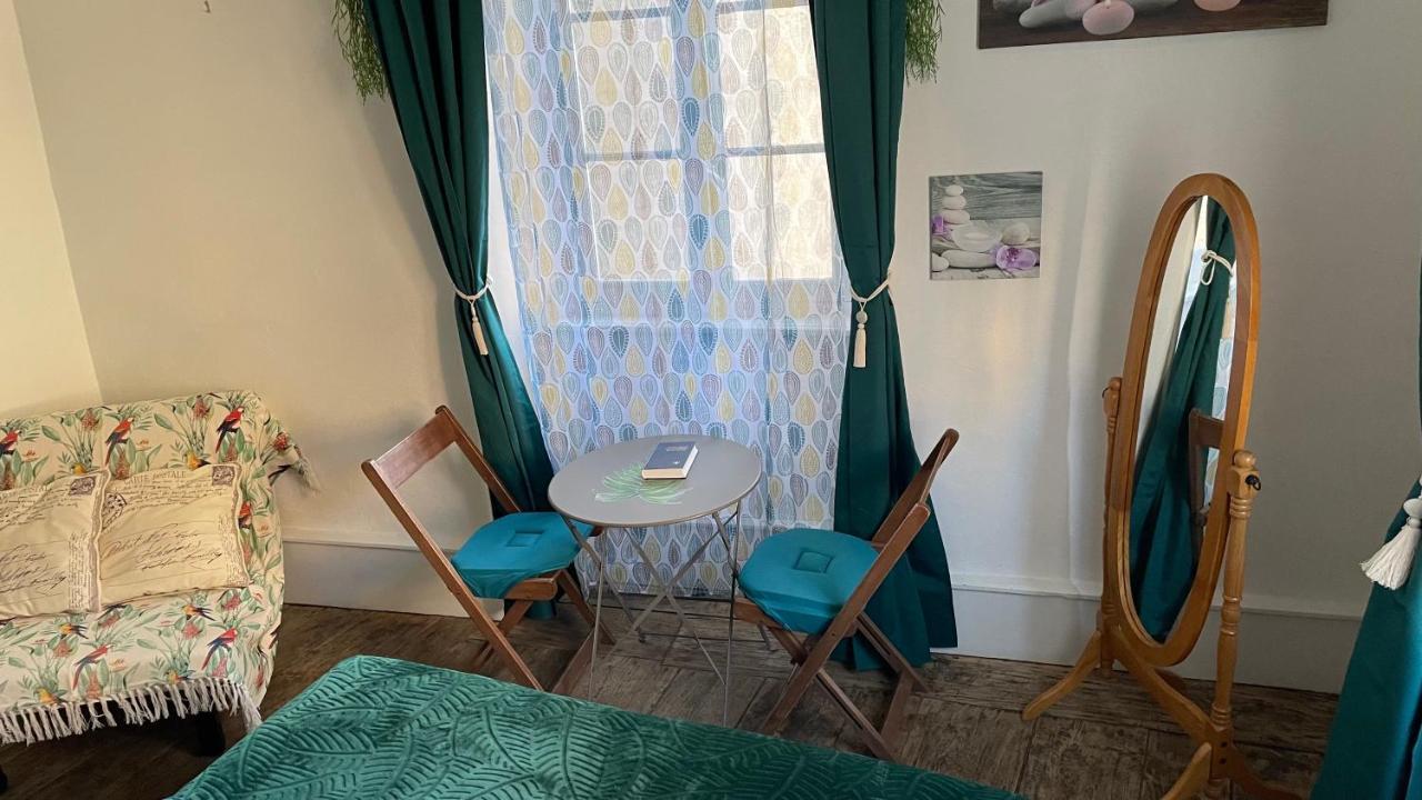 Chez Tifille Bed & Breakfast Estaing  Exterior photo