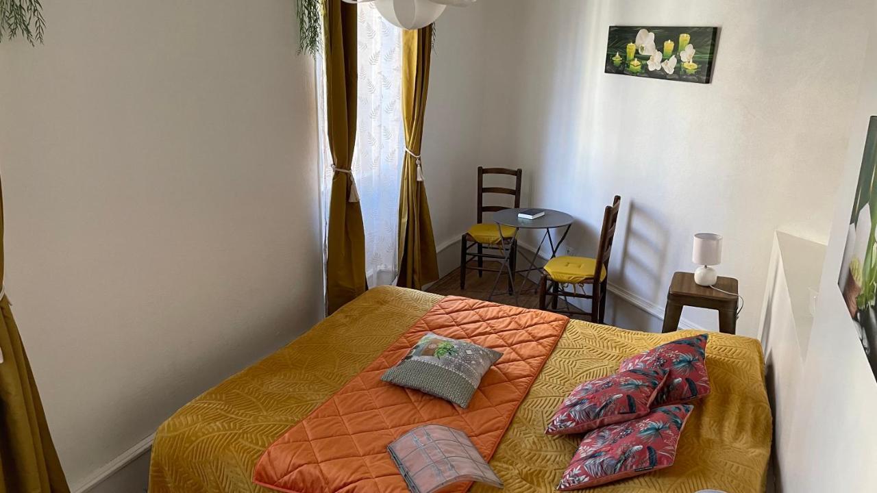 Chez Tifille Bed & Breakfast Estaing  Exterior photo